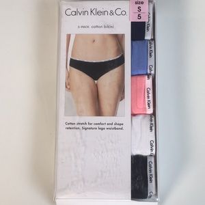 Calvin Klein 5 pack bikinis